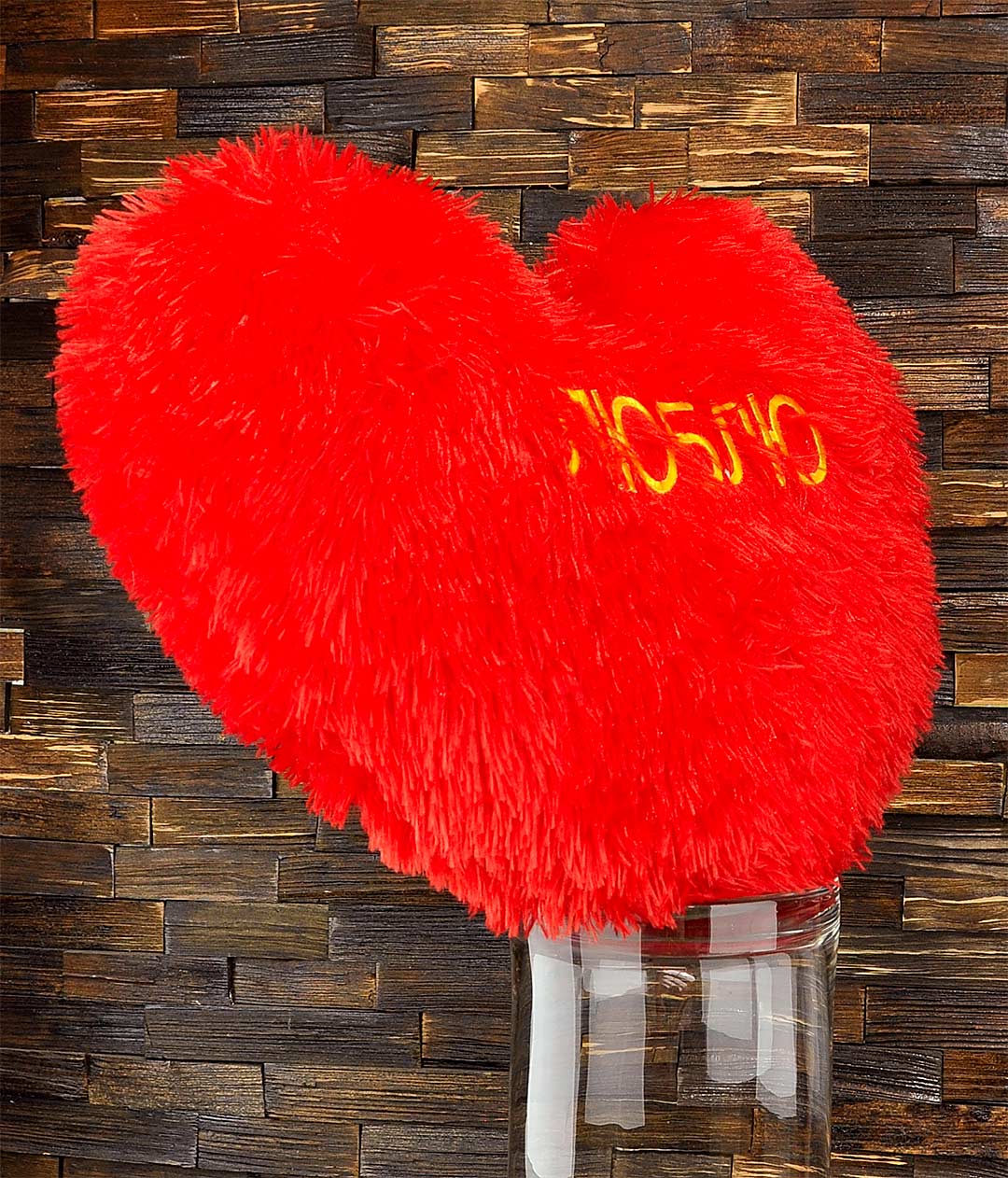 Изображение М'яка подушка Серце з вишивкою П-391 плюш