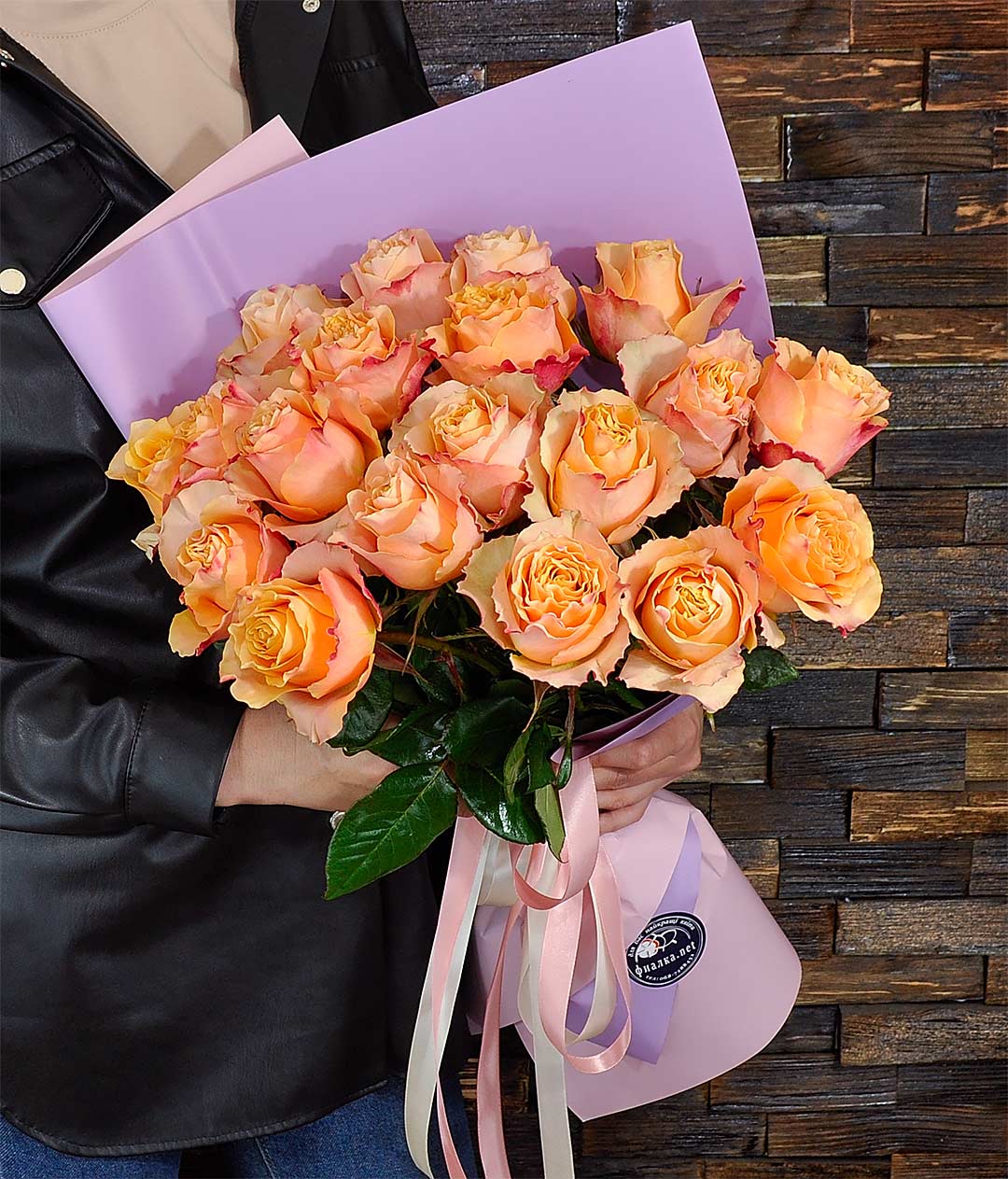 Изображение Букет троянд 19 шт. персиковий імпорт