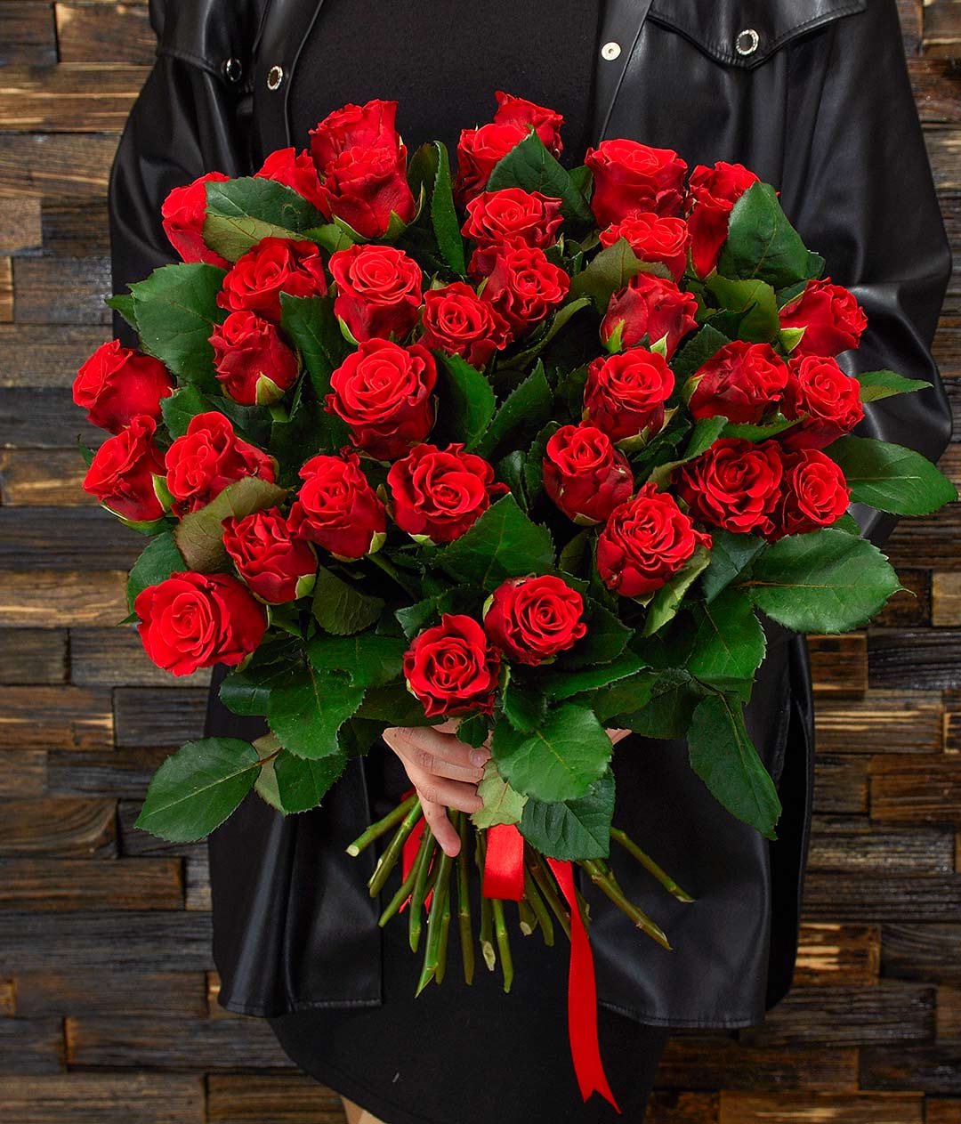 Изображение Букет троянд 31 шт. червона місцева